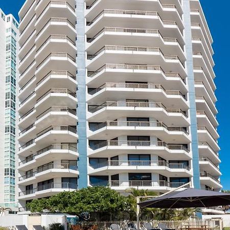 Carrington Court Aparthotel Main Beach Bagian luar foto