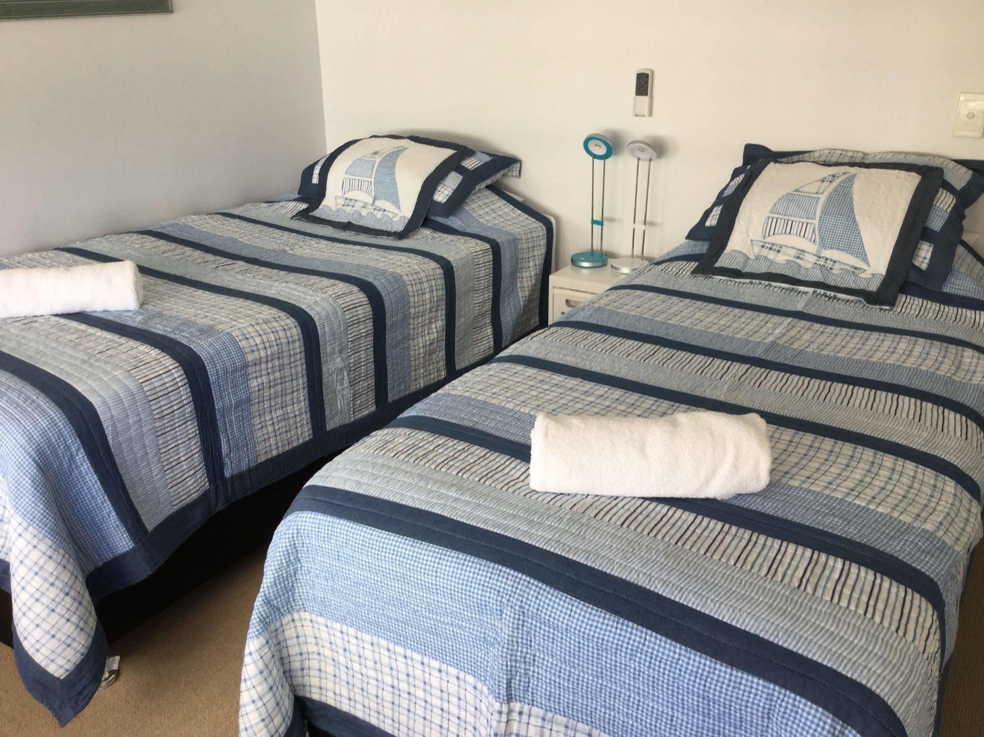 Carrington Court Aparthotel Main Beach Bagian luar foto
