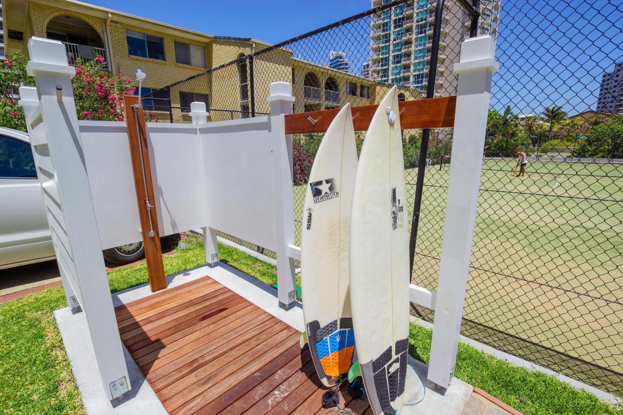 Carrington Court Aparthotel Main Beach Bagian luar foto